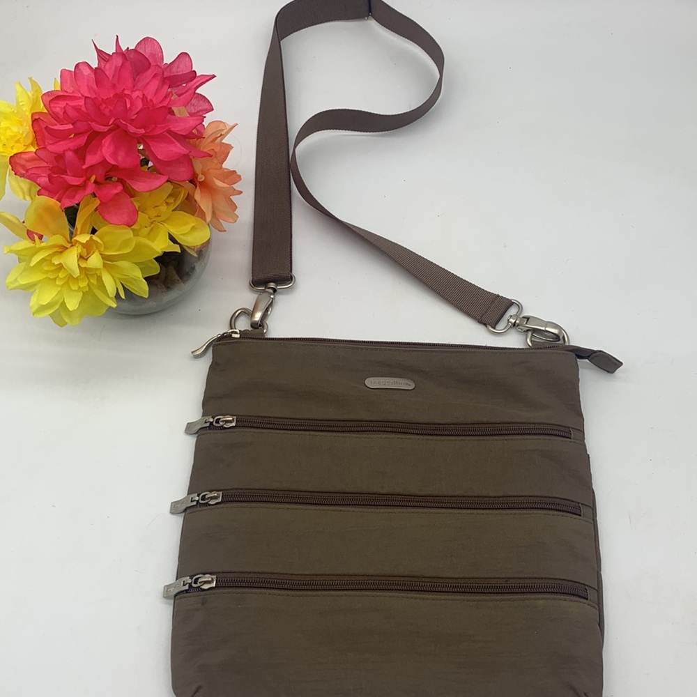 Baggallini Brown Crossbody Nylon 3 Front Pocket Bag for Travel everyday MCB3796I - Picture 1 of 15